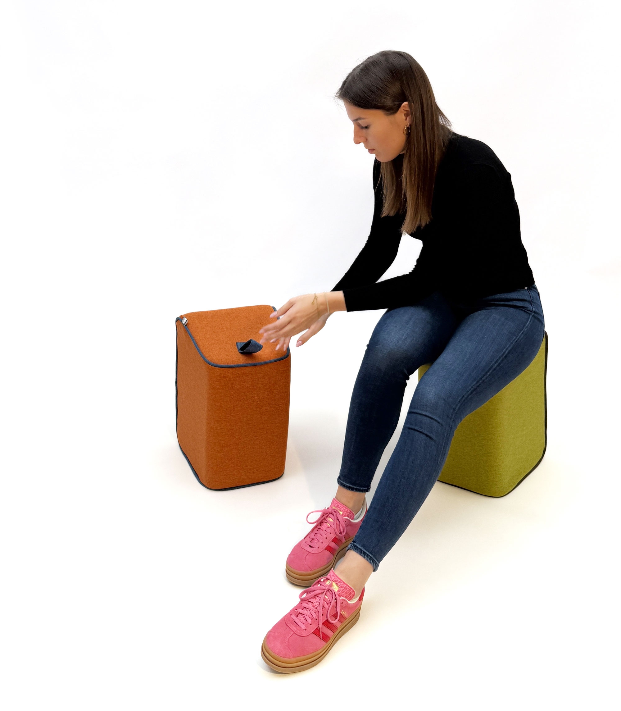 Hockidu - Hocker gepolstert mit Schlaufe